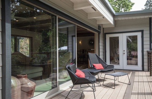 Summerhome Park House | Stunning Modern Home in Sunny Location Close to Beach Access