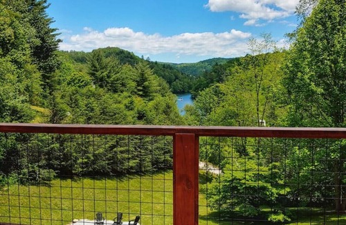 Cullowhee Cabin | Stunning Modern Rustic Lake Retreat PRVT BOAT SLIP