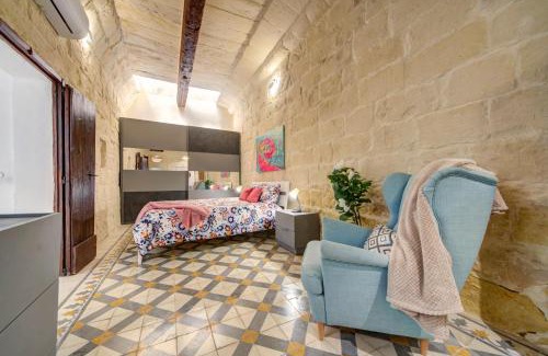 Mosta House | Stunning Modern-Traditional 3BR Townhouse in Mosta