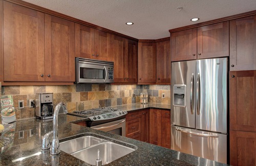 Canmore Condo | Stunning Mountain Retreat in Rundle Cliffs Lodge - Spring Creek Mountain Village