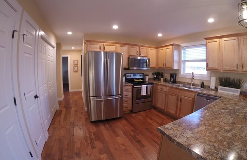 Alexander House | Stunning Mountain Views & Minutes to Downtown! Check out the Reviews