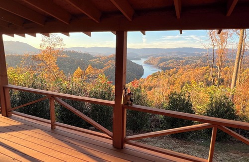Butler Cabin | Stunning, Mtn-Top, Lakeview Cabin on Private 8 acres