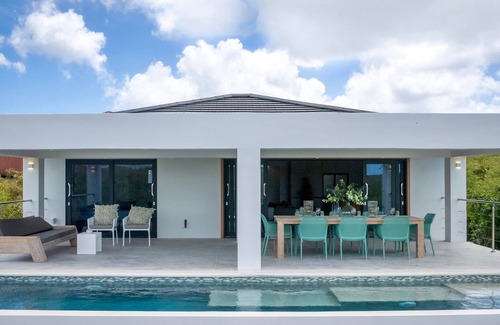 St. Marie Villa | Stunning nature views from modern villa - near beaches & restaurants