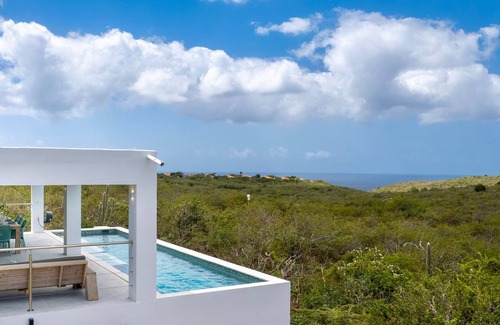 St. Marie Villa | Stunning nature views from modern villa - near beaches & restaurants