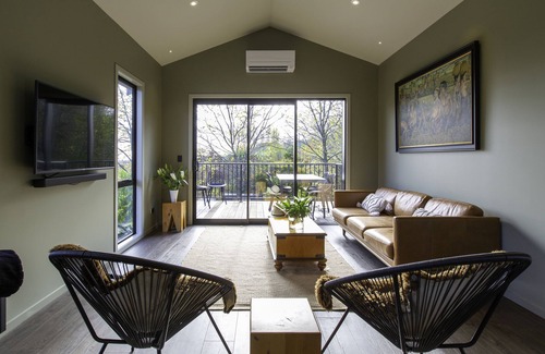 Richmond Cottage | Stunning new architectural tree-house in Richmond, Nelson