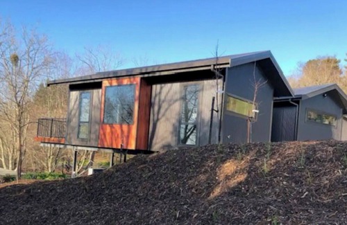 Richmond Cottage | Stunning new architectural tree-house in Richmond, Nelson