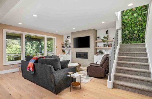 Rock Creek House | Stunning New Build w/ Huge Deck Overlooking Greenspace, Hot Tub, Pet Friendly, & Chef's Kitchen, BBQ