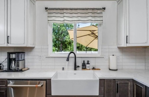 Murphys House | Stunning New Horse and Hare Inn
