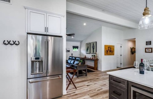 Murphys House | Stunning New Horse and Hare Inn