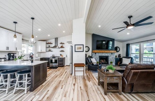 Murphys House | Stunning New Horse and Hare Inn