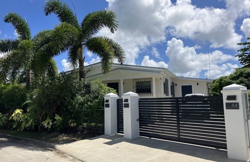 Lascelles Villa | Stunning newly renovated home with pool and gardens