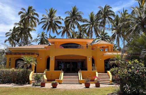 Zacualpan House | Stunning ocean front villa on a 9-mile protected turtle reserve beach
