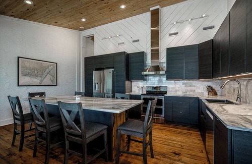 Pine Knoll Shores House | Stunning Ocean Front Condo (Oceans 6)