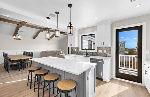 Ship Bottom House | STUNNING OCEAN BLOCK W/a POOL, NEW CONSTRUCTION!
