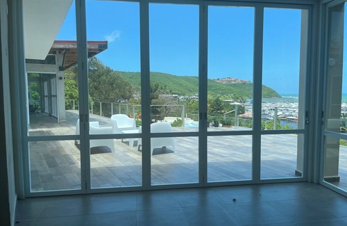 Fajardo House | Stunning ocean front villa with pool and power generator. 10min drive to beach
