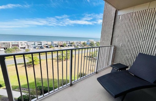 North Shores Condo | Stunning Ocean Views, Private Beach & Pool – Luxury 2BR Condo at North Shores!