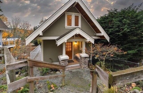 Pender Island Cottage | Stunning Ocean View Cottage on Pender Island