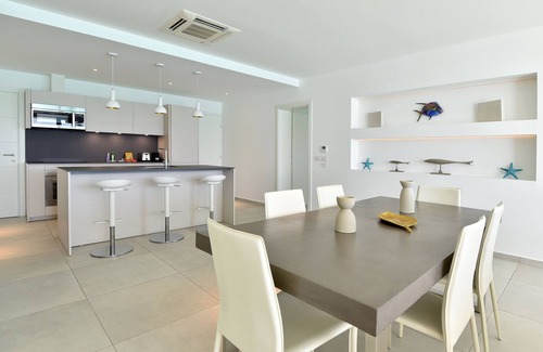 Belair Apartment | Stunning Ocean View in St Maarten -3BD