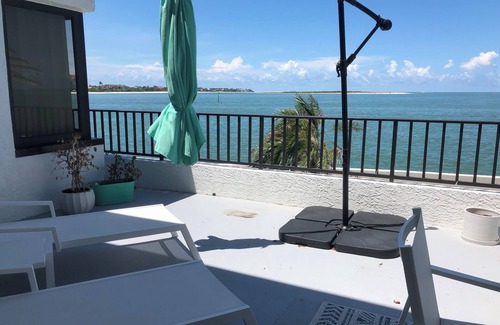 Isles of Capri Condo | Stunning Ocean View Condo with Oversized Private Lanai