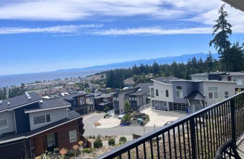 Colwood Apartment | Stunning Ocean View Modern 1 BDR Private Entry Suite, 5 min to the Beach