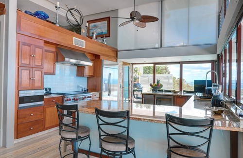 Cabezas House | Stunning Ocean Views, WIFI, Private Pool, Large Villa, Great for Groups, Close to Seven Seas Beach