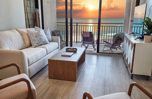 Hutchinson Island South Condo | Stunning Oceanfront 2-Bed, 2-Bath Condo in Jensen Beach, on Hutchinson Island!