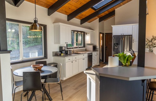 Waldport House | Stunning Oceanview Hillside Home w/Theater & Spa