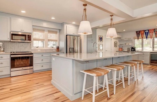 Okoboji House | Stunning Okoboji Lakefront Homes with Breathtaking Views & Modern Comforts