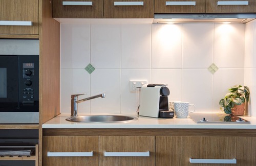 Airlie Beach Apartment | Stunning One Bedroom Apartment With Ocean Views
