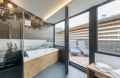 Leutkirch im Allgau House | Stunning private villa for 4 guests with WIFI, hot tub, pool, TV, terrace and parking