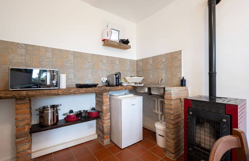 San Damiano dʼAsti House | Stunning private villa for 2 guests with WIFI, A/C, TV, patio, pets allowed and panoramic view