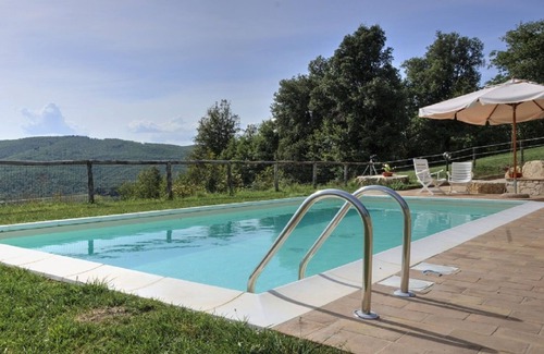 Gaiole in Chianti Villa | Stunning private villa for 12 guests with A/C, WIFI, private pool, TV and parking