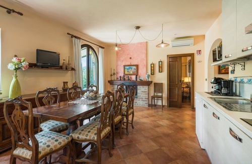 San Miniato Villa | Stunning private villa for 10 people with private pool, WIFI, A/C, TV, patio and pets allowed