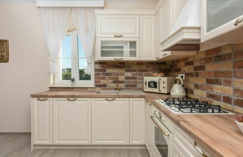 Pridraga House | Stunning private villa for 8 guests with A/C, WIFI, private pool, TV and terrace