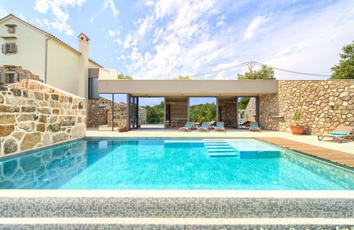 Nenadici House | Stunning private villa for 6 guests with private pool, hot tub, A/C, WIFI, TV and terrace