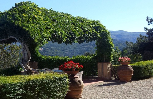 Vicchio Villa | Stunning private villa for 14 people with WIFI, private pool, TV, terrace and panoramic view
