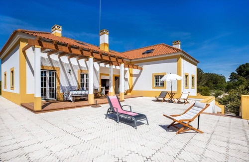 Santa Maria do Castelo House | Stunning private villa for 6 guests with A/C, WIFI, private pool, TV, terrace and parking