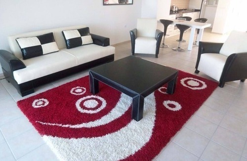 Side House | Stunning private 2 bed home in great location and gated community