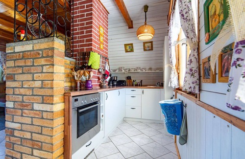 Strizovice House | Stunning private villa for 6 guests with WIFI, TV, patio and pets allowed