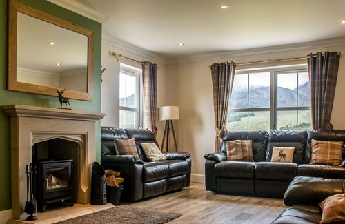 Breakish House | Stunning private villa for 10 guests with WIFI, TV, patio, panoramic view and parking