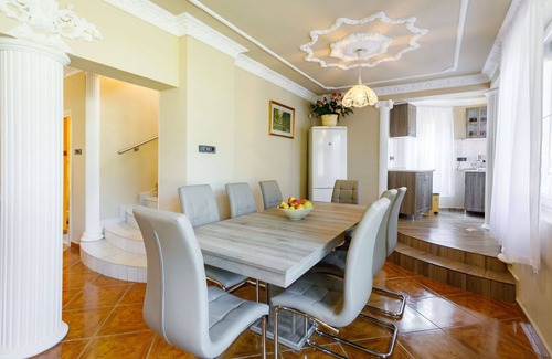 Balatonfoldvar Villa | Stunning private villa for 11 guests with A/C, WIFI, TV, patio and parking