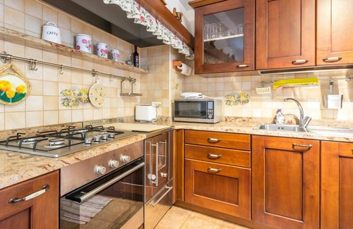 San Leonardo House | Stunning private villa for 8 guests with WIFI, TV and patio
