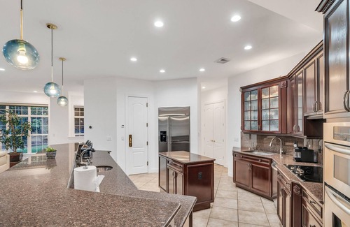 Wading River House | STUNNING PRIVATE OASIS 25 MINS TO WESTHAMPTON! BEACH!!