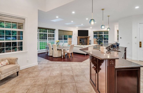 Wading River House | STUNNING PRIVATE OASIS 25 MINS TO WESTHAMPTON! BEACH!!