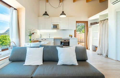 Banyalbufar House | Stunning private villa for 2 guests with A/C, WIFI, TV and patio