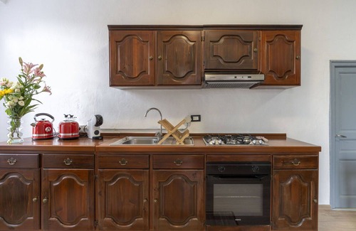 Pietrabruna House | Stunning private villa for 4 guests with WIFI, TV, balcony and pets allowed