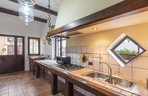 Casperia Villa | Stunning private villa for 6 guests with WIFI, private pool, TV, terrace and pets allowed
