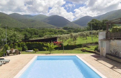 Casperia Villa | Stunning private villa for 6 guests with WIFI, private pool, TV, terrace and pets allowed