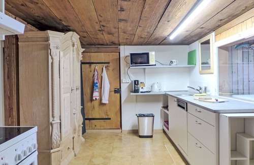 Innertkirchen House | Stunning private villa for 6 people with WIFI, TV, terrace, pets allowed, panoramic view and par.