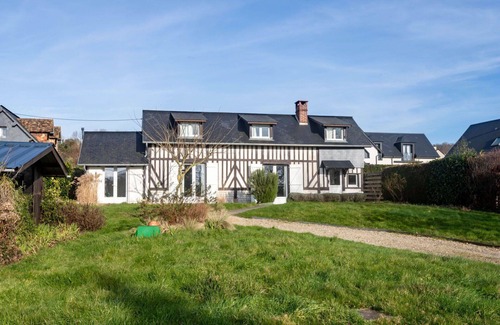 Canapville Villa | Stunning private villa for 6 guests with WIFI, TV and terrace